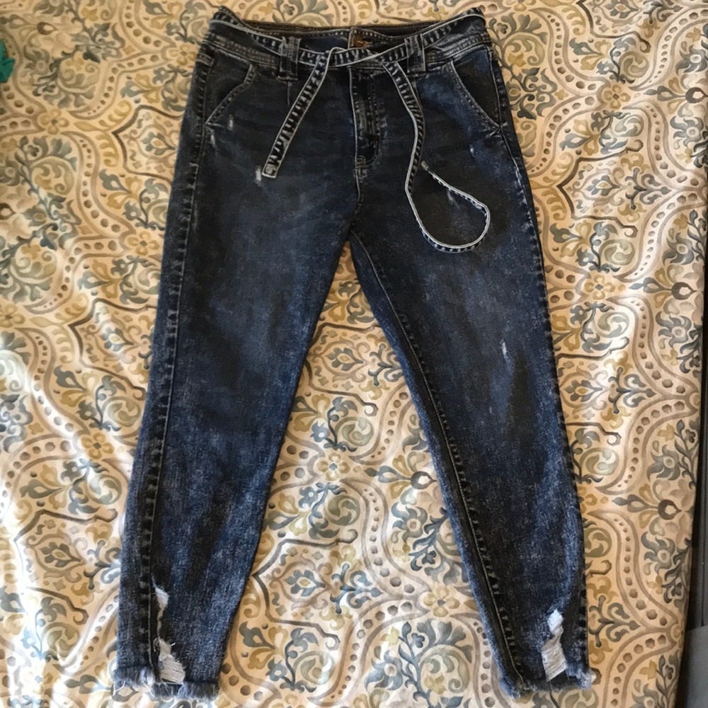 Boheme ripped belt jeans